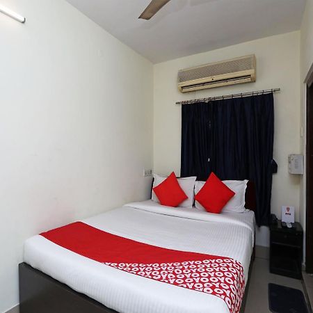 Oyo 13906 Vinita Inn Santragachi Dış mekan fotoğraf