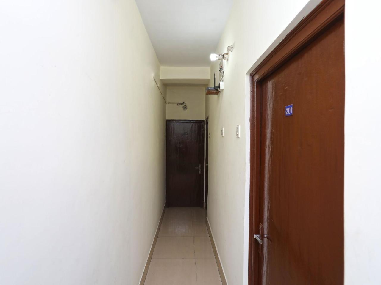 Oyo 13906 Vinita Inn Santragachi Dış mekan fotoğraf