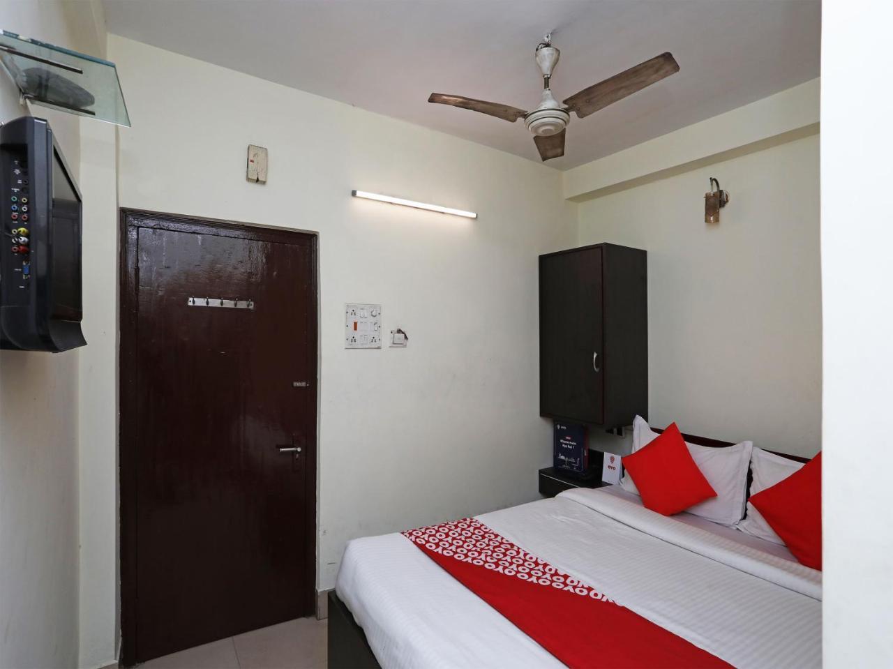 Oyo 13906 Vinita Inn Santragachi Dış mekan fotoğraf