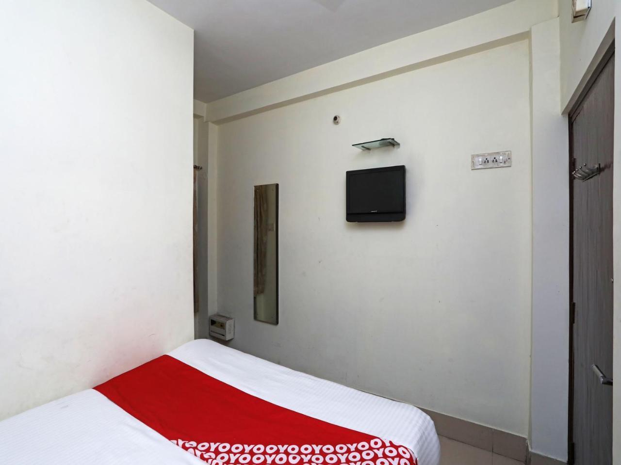 Oyo 13906 Vinita Inn Santragachi Dış mekan fotoğraf